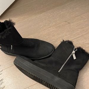 J/Slides
Women's Tristan Faux Fur Lined Waterproof Sneaker Boots